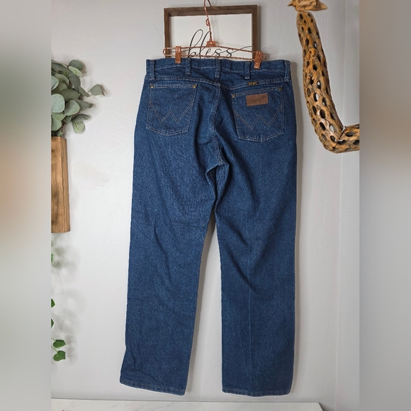 Wrangler 47 MWZ Premium Men's Classic Blue Jeans Size 34x30 - Picture 3 of 10